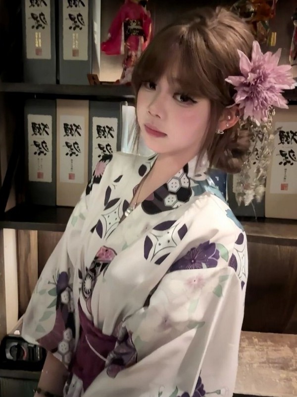 Japanese Women Formal Wear - Kimono Mandi Tradisional Warna Ungu untuk
